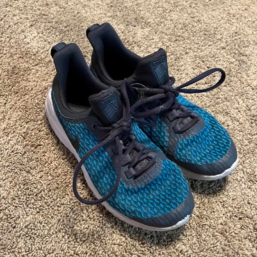 Youth Nike size 4